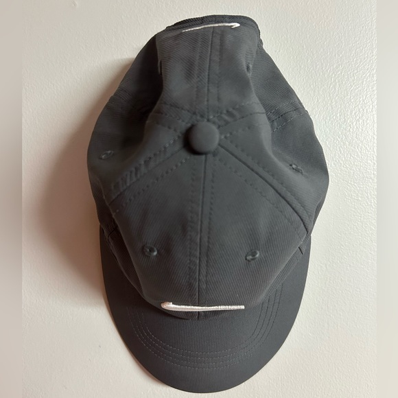 Nike golf/baseball hat - Picture 3 of 3
